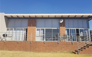 3 Bedroom Townhouse in Bankenveld