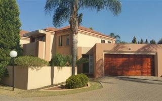 3 Bedroom Townhouse in Eldoraigne