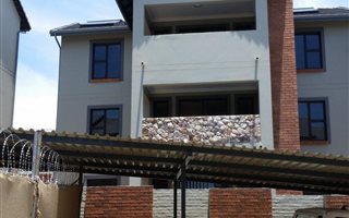 2 Bedroom Apartment in Kyalami Hills