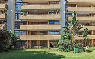 3 Bedroom Apartment in Melrose