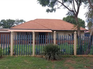 3 Bed House in Vanderbijlpark CE1