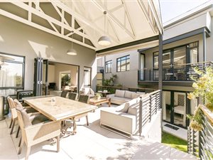 4 Bed House in Steyn City