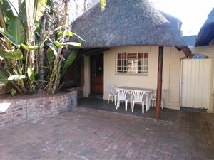 1 Bedroom Garden Cottage in Bramley
