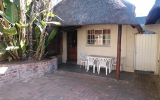 1 Bedroom Garden Cottage in Bramley
