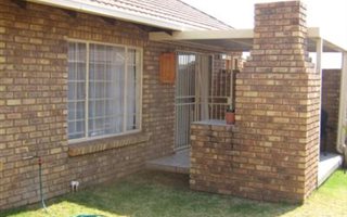 2 Bedroom Simplex in Highveld