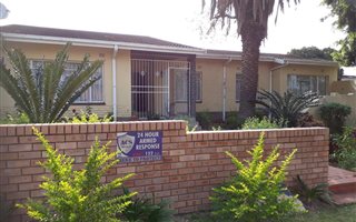 4 Bedroom House in Valencia Park
