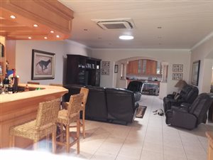 4 Bed House in Alphen Park