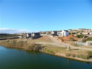194 m² Land available in Hartenbos