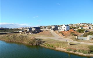 194 m² Land available in Hartenbos