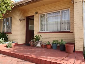 2 Bed House in Grassy Park