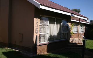 3 Bedroom House in Carenvale