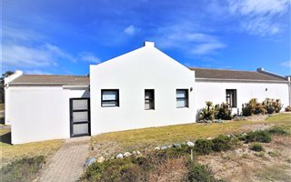 3 Bedroom House in Shelley Point