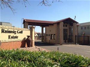736 m² Land available in Ruimsig