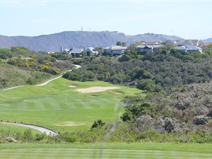 1000 m² Land available in Pezula Golf Estate