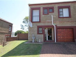 3 Bed Duplex in Abbotsford