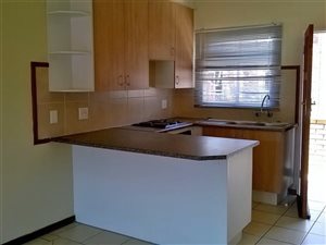 2 Bed Flat in Karen Park