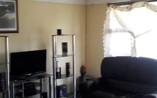 2 Bedroom House in Adams Mission