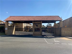 2 Bed Apartment in Honeydew Ridge