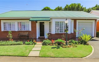 2 Bedroom House in Hayfields