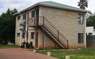 2 Bedroom Duplex in Ladybrand