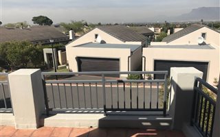 3 Bedroom House in Plattekloof
