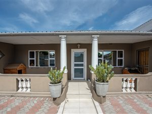 3 Bed House in Churchill Estate