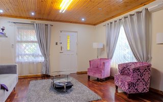 7 Bedroom House in Greenhaven