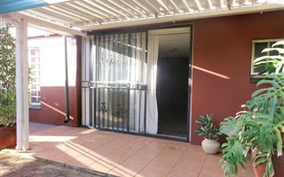 1 Bedroom Garden Cottage in Mountain View
