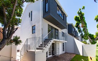 3 Bedroom Townhouse in Wynberg