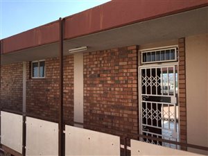 3 Bed Apartment in Sunnyside