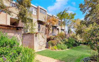 2 Bedroom Townhouse in The Gardens