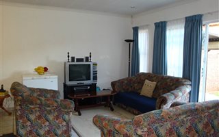 3 Bedroom Simplex in Buccleuch