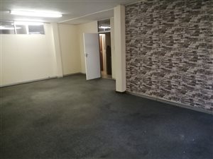 100 m² Office Space in Fairland
