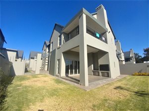 4 Bedroom House in Waterkloof Heights