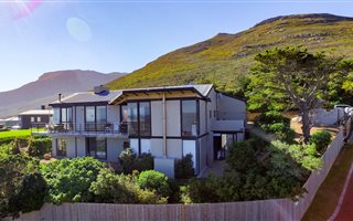 5 Bedroom House in San Michel