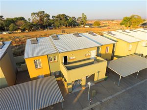 2 Bed House in Waterval East