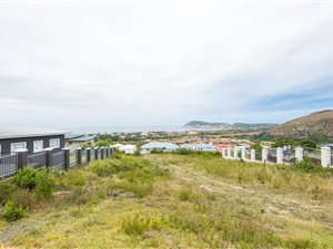 1100 m² Land available in Whale Rock