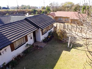 3 Bed House in Lambton Gardens