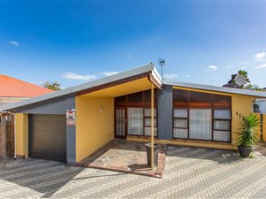 3 Bed House in Churchill Estate