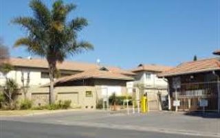 1 Bedroom Townhouse in Edenglen