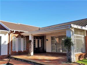 4 Bed House in Broadwood