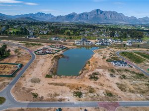 750 m² Land available in Val de Vie