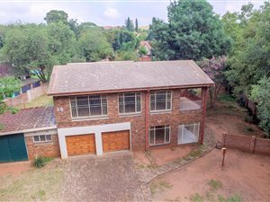 5 Bed House in Gholfsig