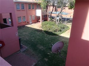 2 Bed Townhouse in Alberton