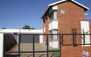 3 Bedroom Duet in Spitskop