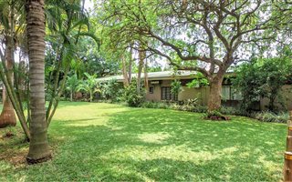 9 Bedroom House in Komatipoort