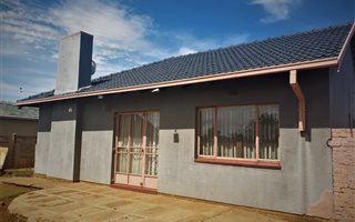 3 Bedroom House in Meyerton Park