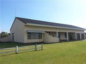 4 Bed House in Gonubie