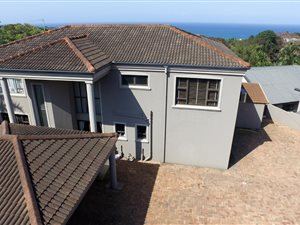 6 Bed House in Blythedale Beach