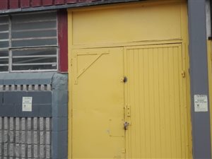 400 m² Industrial space in Retreat